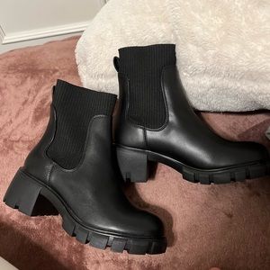 Brand new Steve Madden boots (Size 7.5)